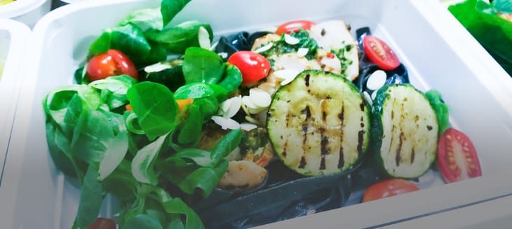 catering - zestawy obiadowe z łososiem